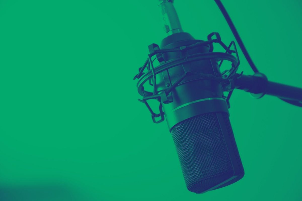 Microfone condensador com custo-benefício para estúdio: 6 exemplos
